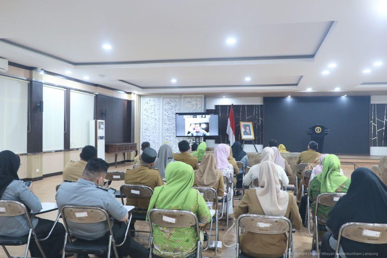 photo 6253255809706345328 y