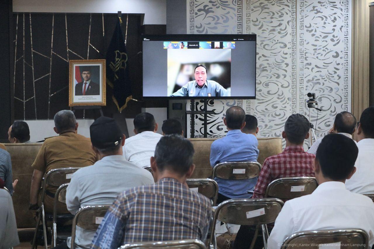 photo 6253255809706345330 y