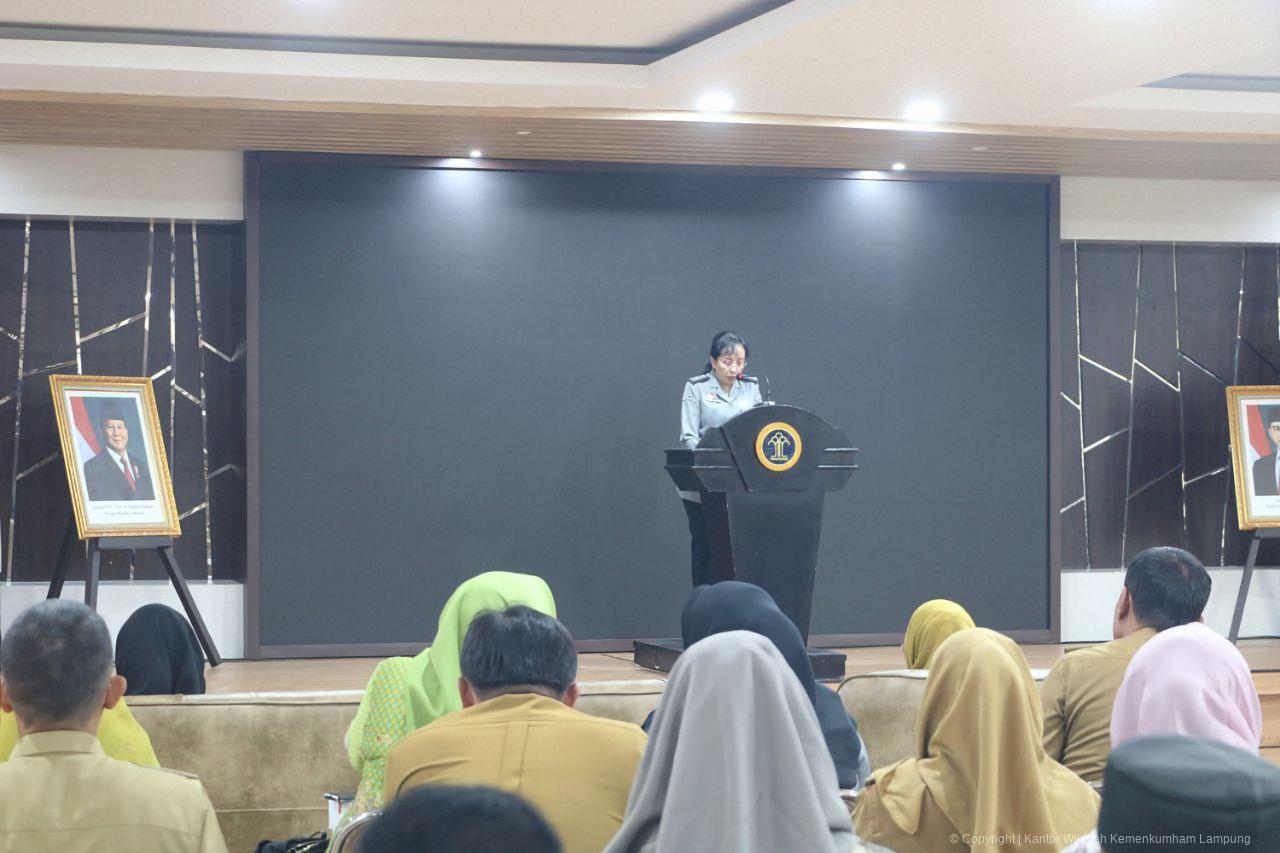 photo 6253255809706345335 y