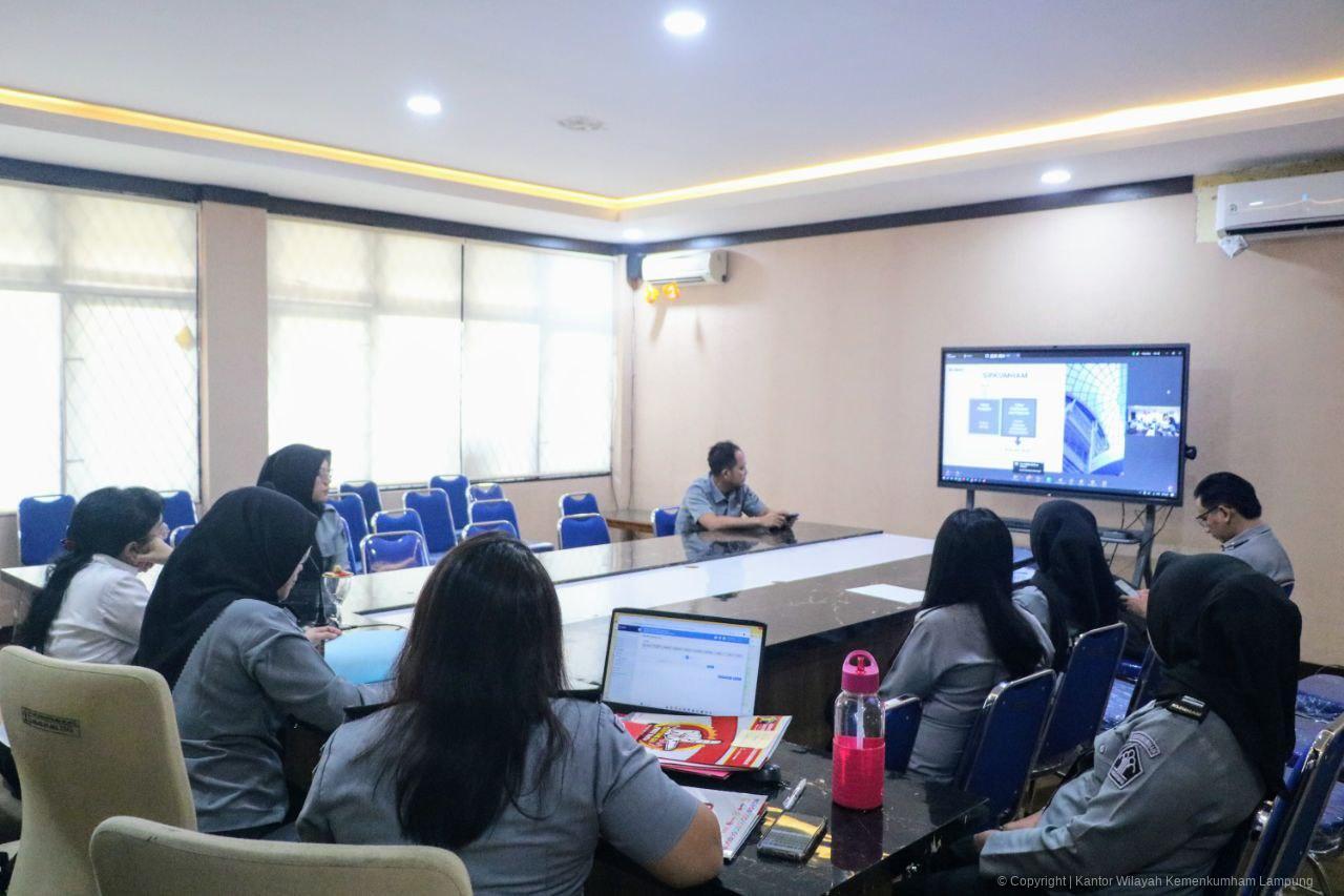 photo 6296060282706969683 y