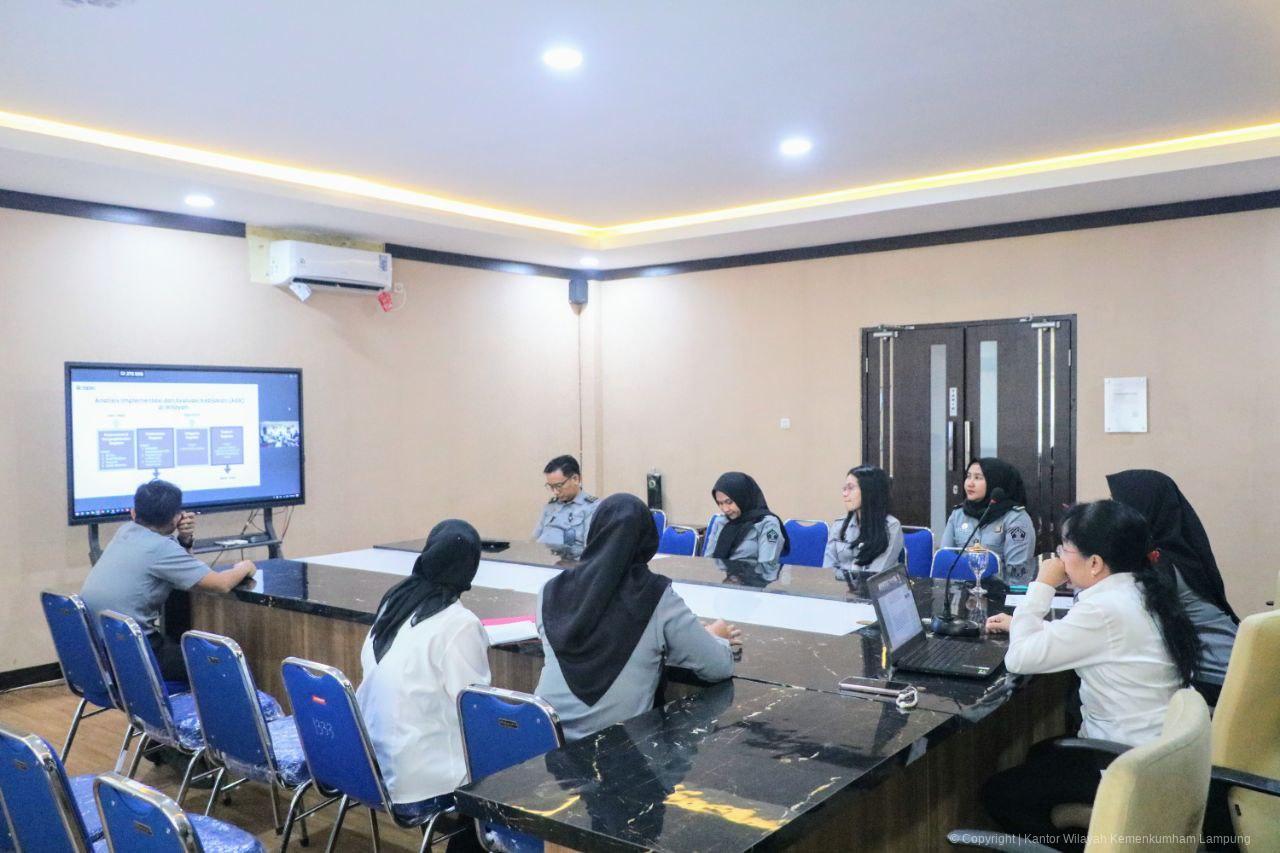 photo 6296060282706969685 y