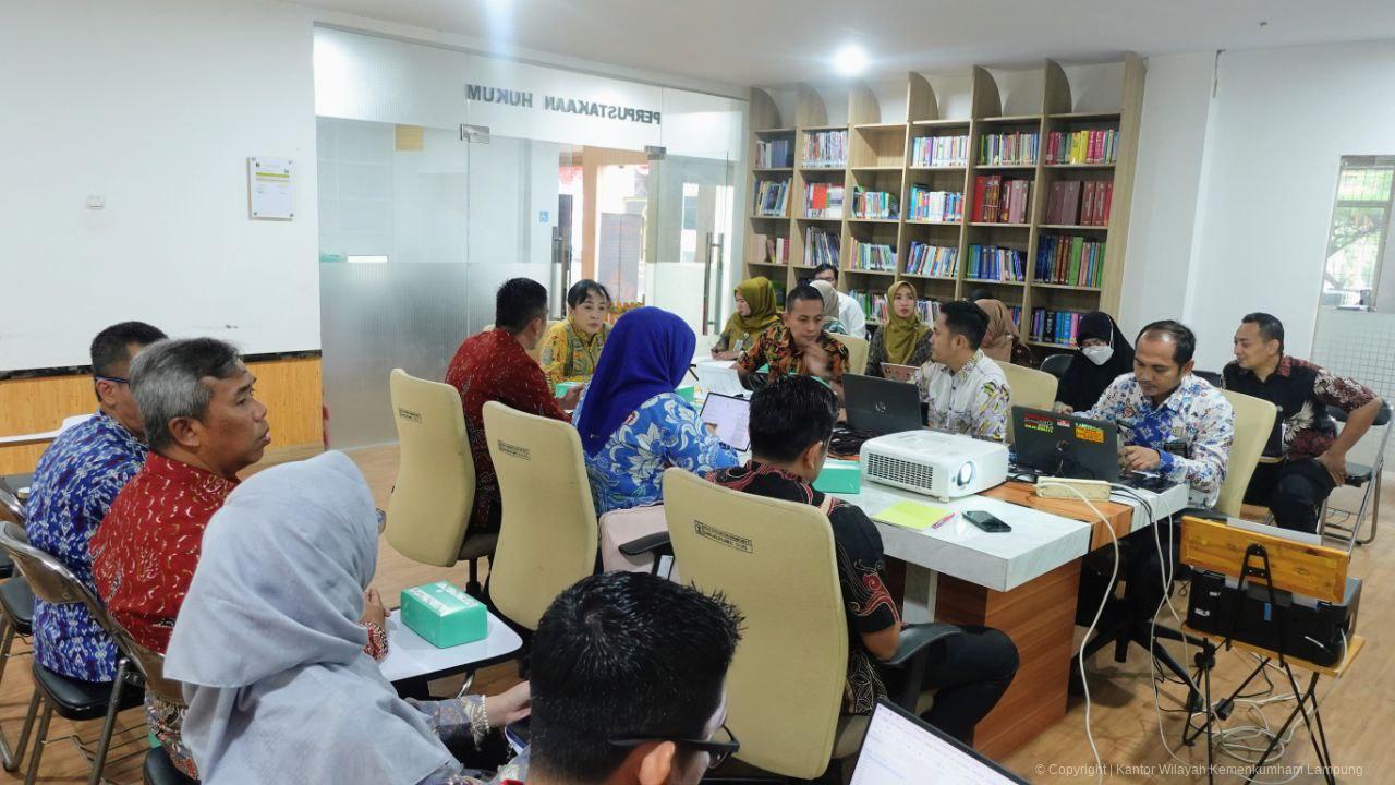 photo 6118244663807822422 y