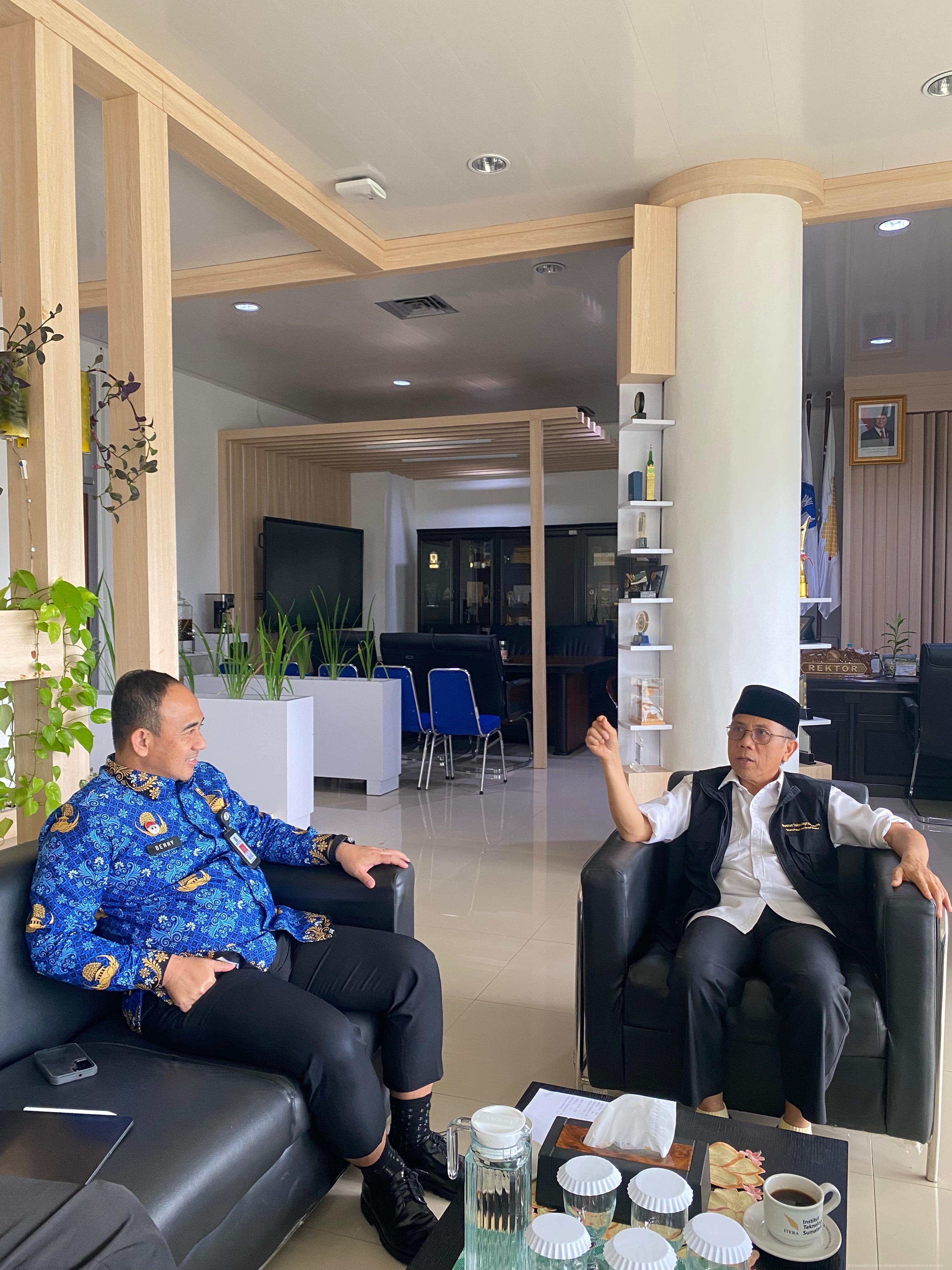 Kanwil Kemenkum Lampung dan ITERA Perkuat Sinergi Pengembangan Sentra KI dan Edukasi Kekayaan Intelektual Kanwil Kemenkum Lampung dan ITERA Perkuat Sinergi Pengembangan Sentra KI dan Edukasi Kekayaan Intelektual