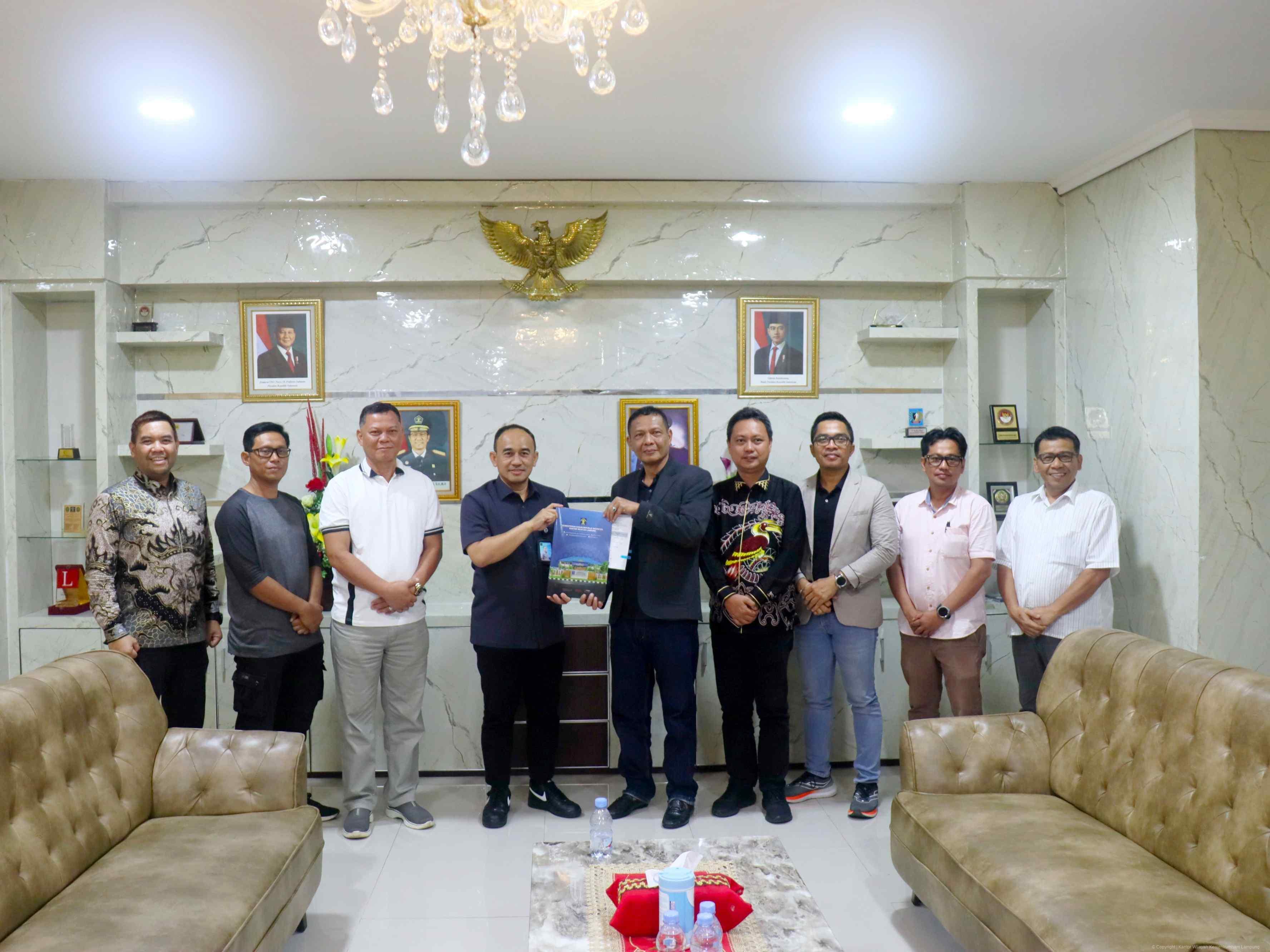 Kantor Wilayah Kementerian Hukum dan Kantor Wilayah Kementerian Hak Asasi Manusia Lampung Tandatangani Perjanjian Penggunaan Sementara Barang Milik Negara
