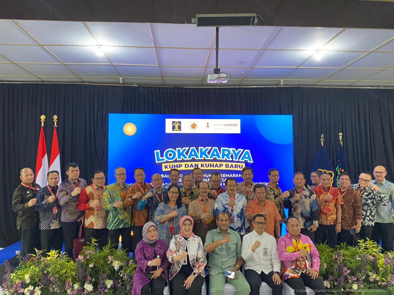 Penutupan Lokakarya KUHP-KUHAP Baru, Kanwil Kemenkum Lampung Dukung Pembaruan Pendidikan Hukum Pidana