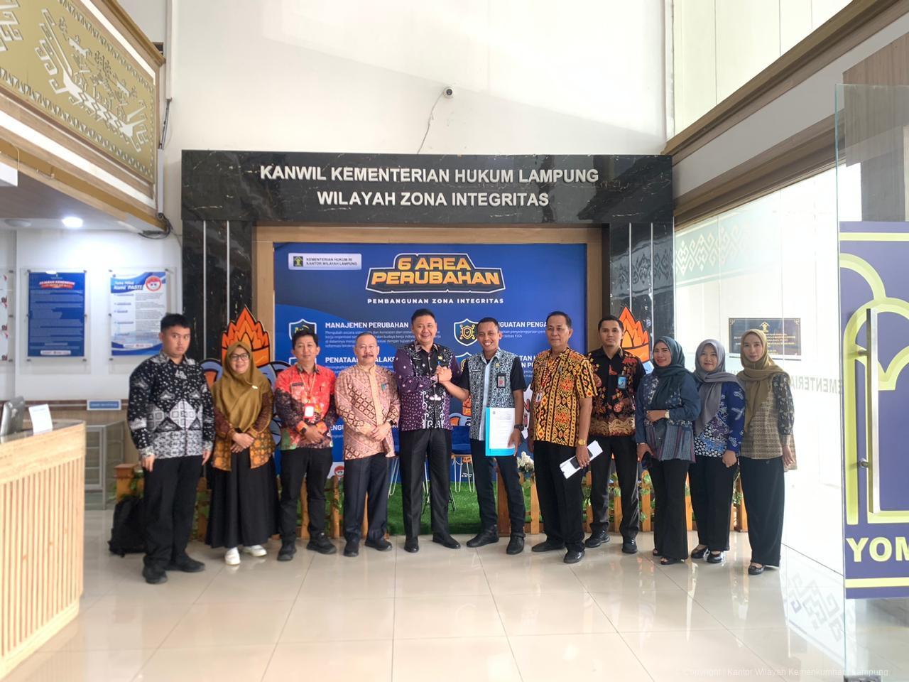 Kantor Wilayah Kementerian Hukum Lampung Dorong Perubahan Nomenklatur PT BPRS Tanggamus Menjadi Perseroda  Kabupaten Tanggamus Melalui Rancangan Peraturan Daerah 