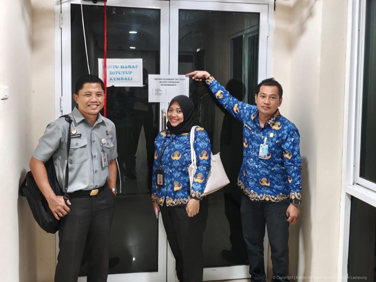 Kanwil Kemenkum Lampung Laksanakan Sterilisasi Ruangan Jelang Cuti Bersama dan WFA