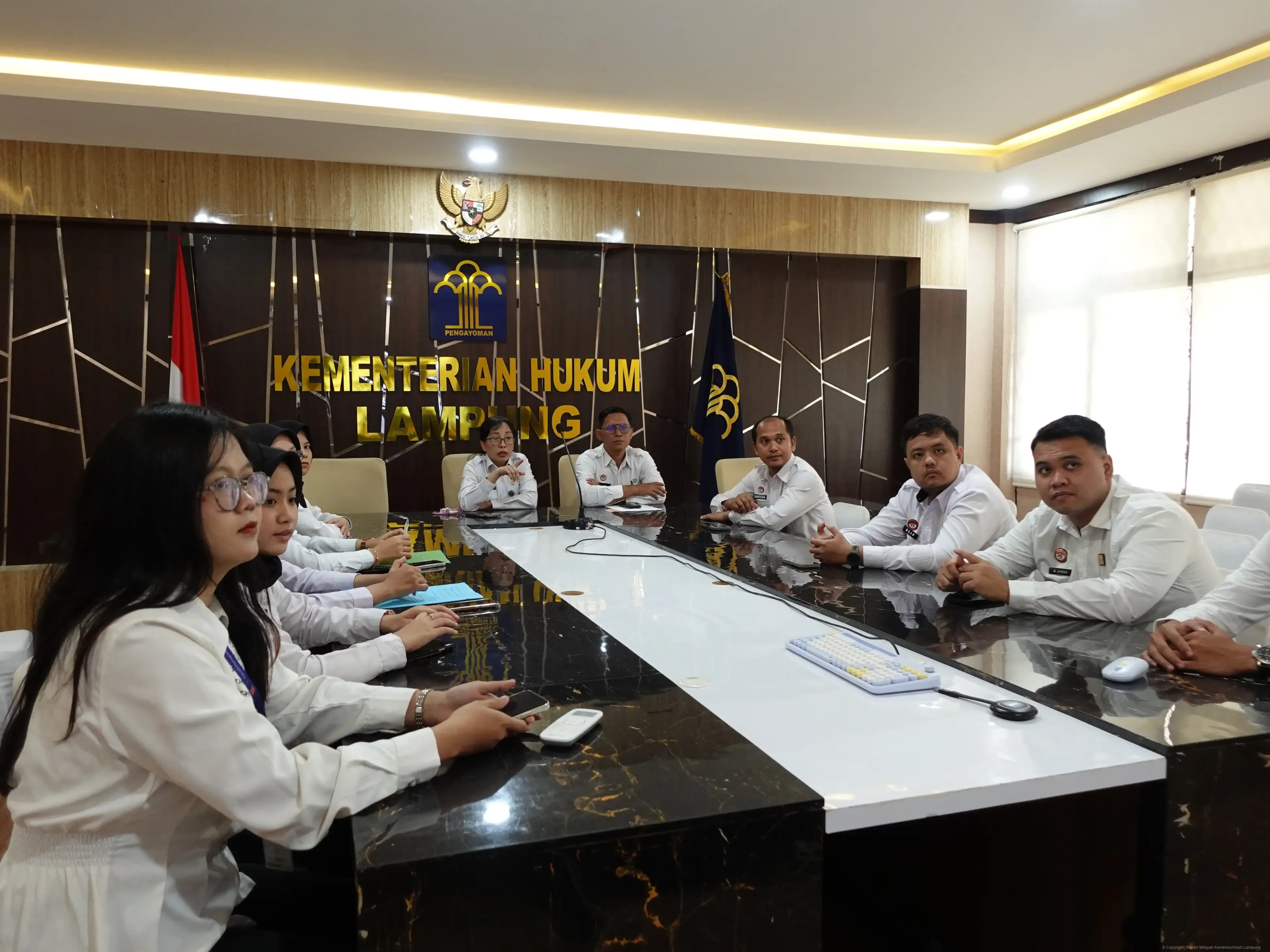 Perkuat Peran Analis Kebijakan, Kanwil Kemenkum Lampung Ikuti Policy Talks Secara Daring